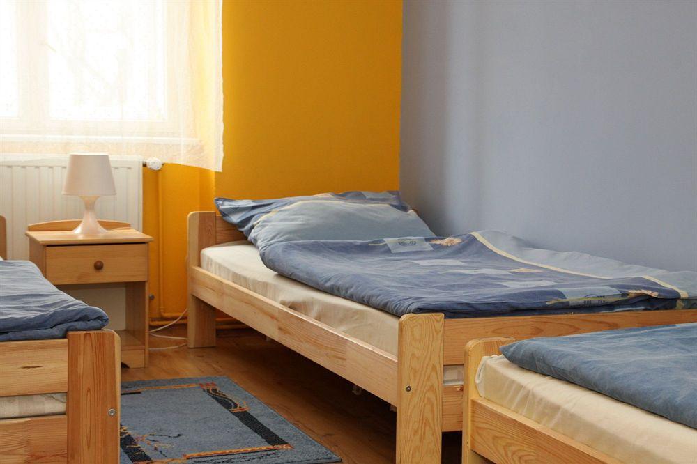 Апартаменты Old Town Luxe Retreat - King Bed - Steps To Main Square Краков Экстерьер фото
