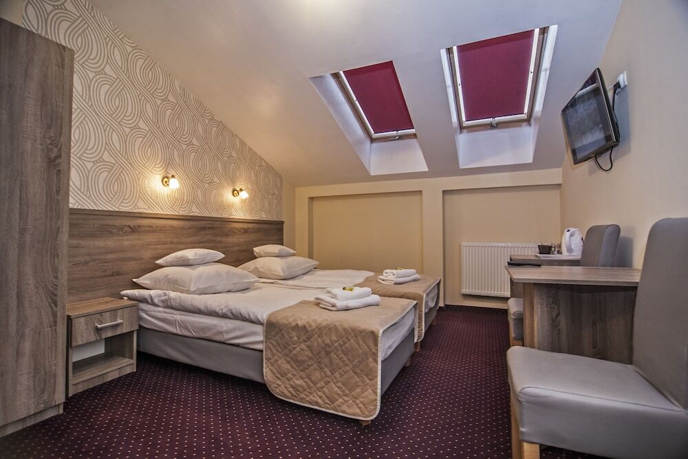 Апартаменты Old Town Luxe Retreat - King Bed - Steps To Main Square Краков Экстерьер фото