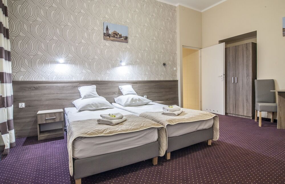 Апартаменты Old Town Luxe Retreat - King Bed - Steps To Main Square Краков Экстерьер фото